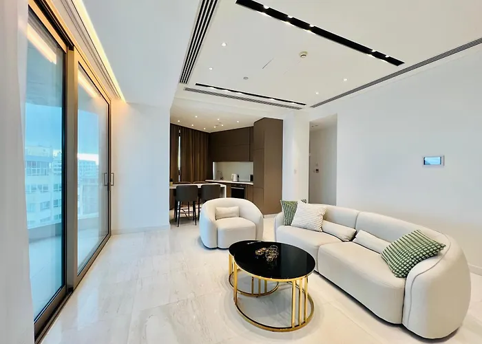 360 Luxury Living A * 尼科西亚