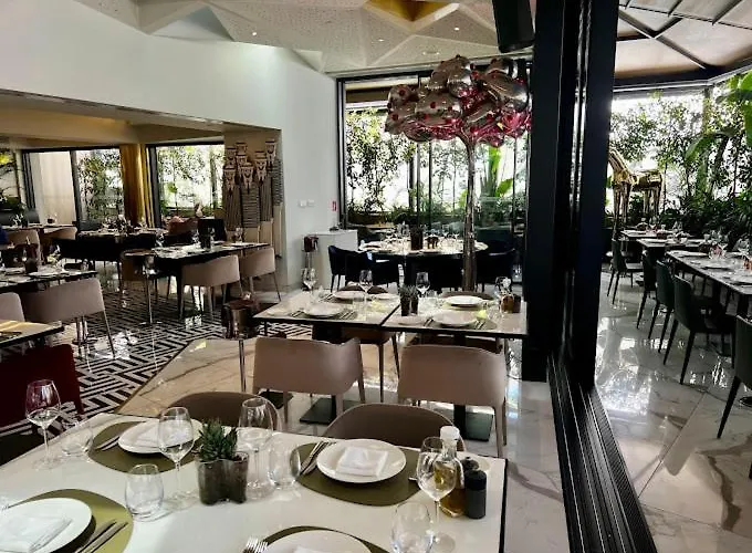 360 Luxury Living A 公寓